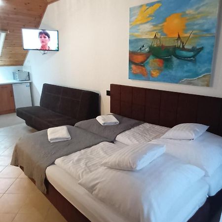 Pensjonacik Ewa Bed & Breakfast Darlowo Exterior photo
