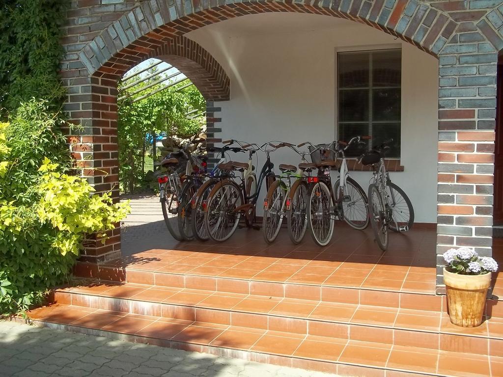 Pensjonacik Ewa Bed & Breakfast Darlowo Exterior photo